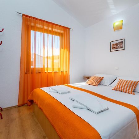 Apartments Mikulina Baška Екстериор снимка