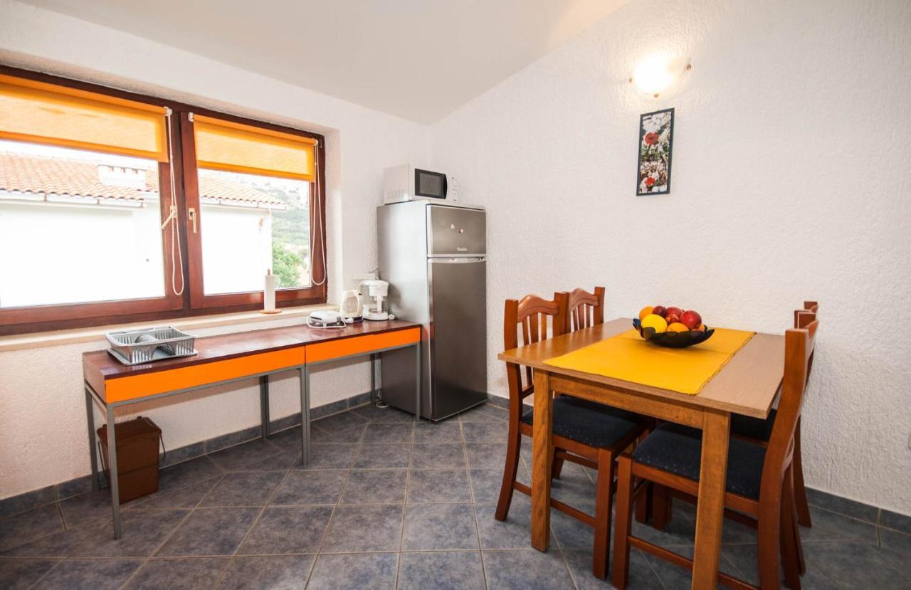 Apartments Mikulina Baška Екстериор снимка