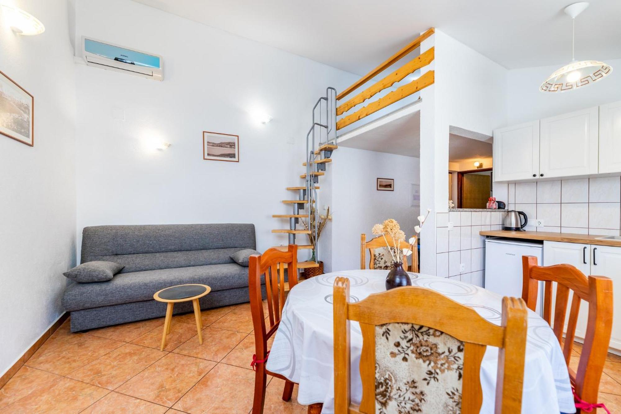 Apartments Mikulina Baška Екстериор снимка