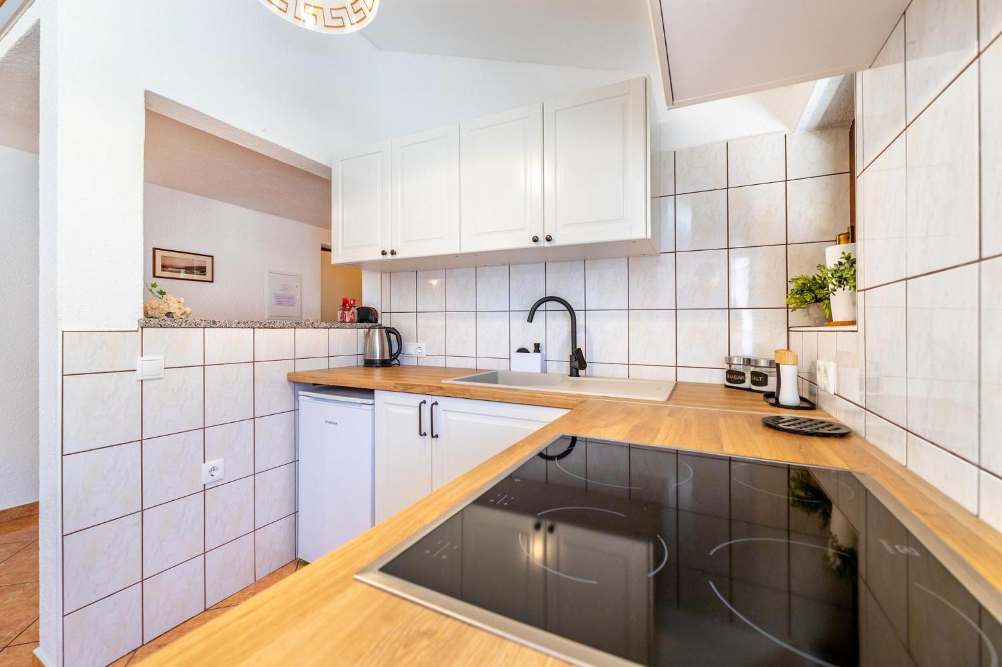 Apartments Mikulina Baška Екстериор снимка